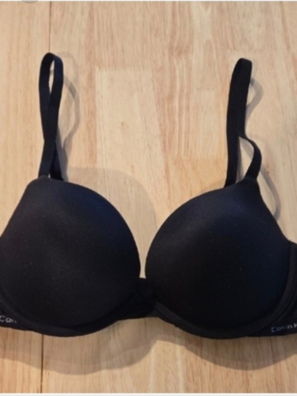 Size 32B Calvin Klein Black Bra with Underwire and Light Padding